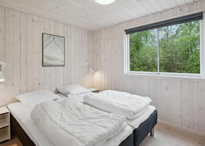 Vakantiehuis Awesome In With Sauna